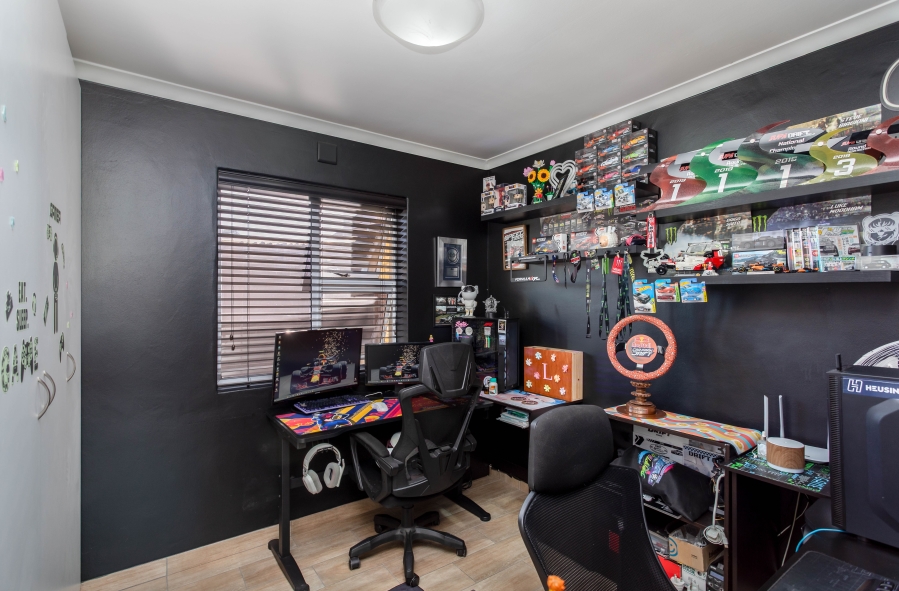 3 Bedroom Property for Sale in Windsor Park Estate Western Cape